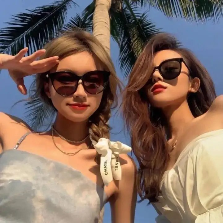 白痴之日海报