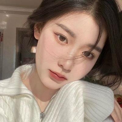 不再托腮遐思海报
